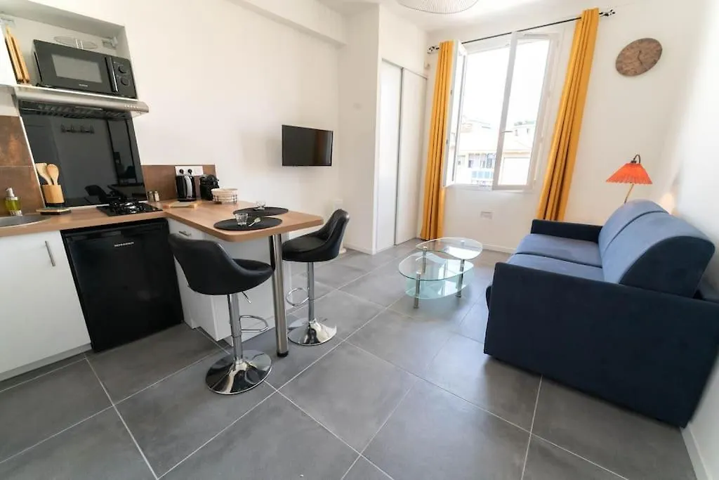 Nice 3 Centre-Ville Studio En Etage Refait A Neuf Apartment