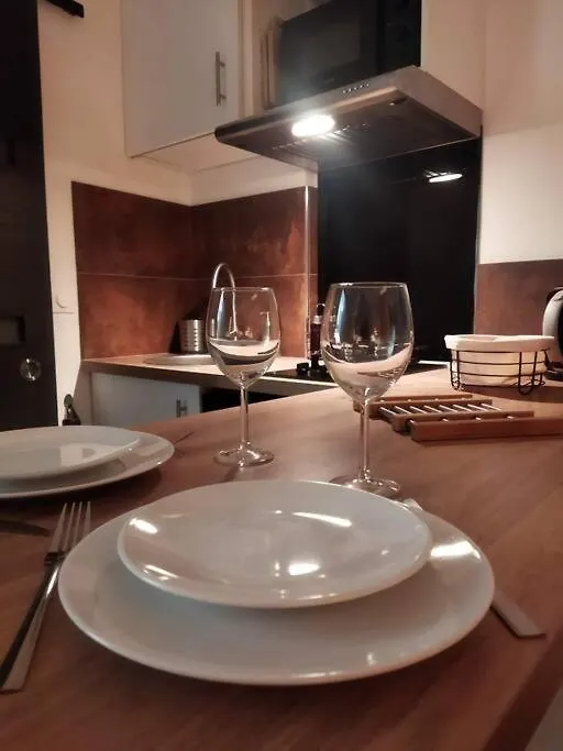 Nice 3 Centre-Ville Studio En Etage Refait A Neuf